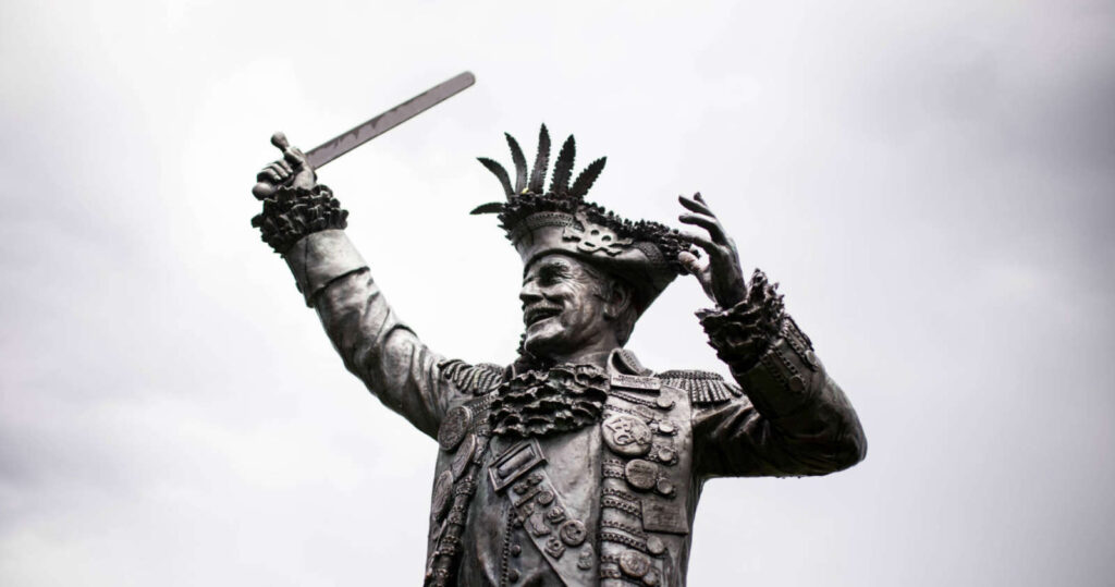 frank ney statue nanaimo